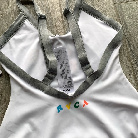 π₯π₯RVCA - REAL TALK ONE PIECEπ₯π₯ - Picture 8 of 8